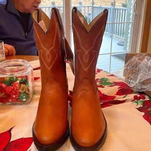 Durango Cowboy Boots size 11D NWT brown/ buckskin color